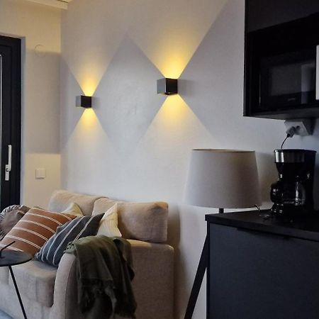 Modern Apartment Near Tampereen Messukeskus, With Own Private And Free Parking Bagian luar foto