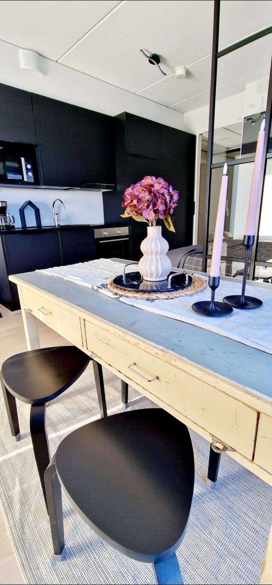 Modern Apartment Near Tampereen Messukeskus, With Own Private And Free Parking Bagian luar foto