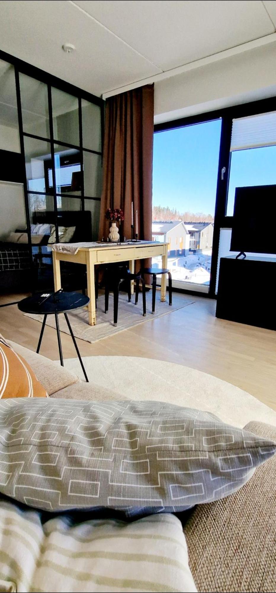 Modern Apartment Near Tampereen Messukeskus, With Own Private And Free Parking Bagian luar foto